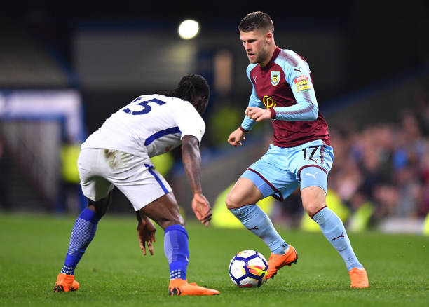 尤其寄望于 尤其寄望于