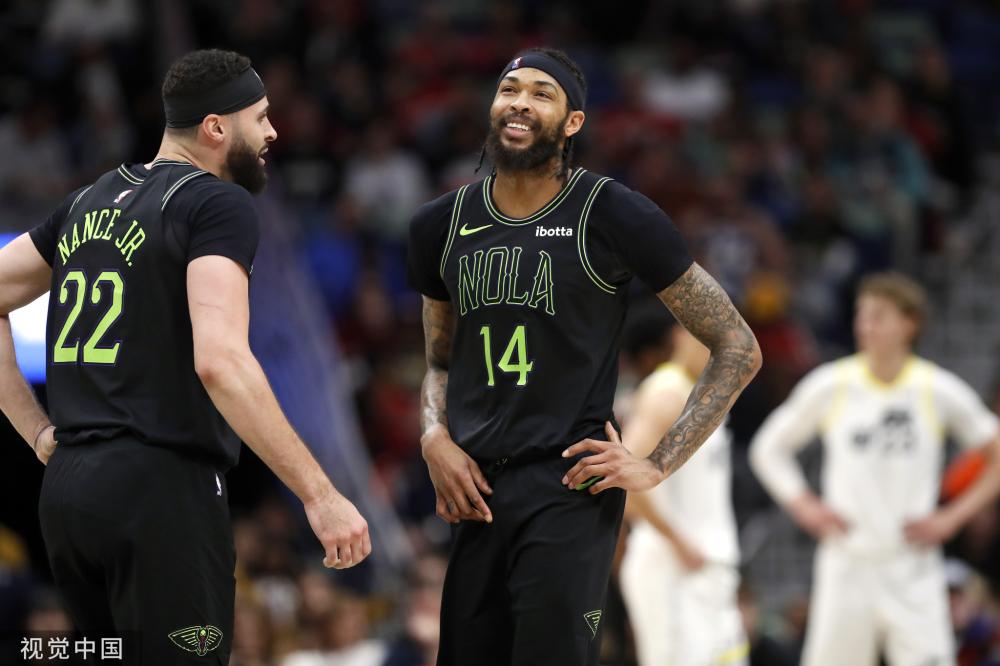 迫使其陷入 迫使其陷入