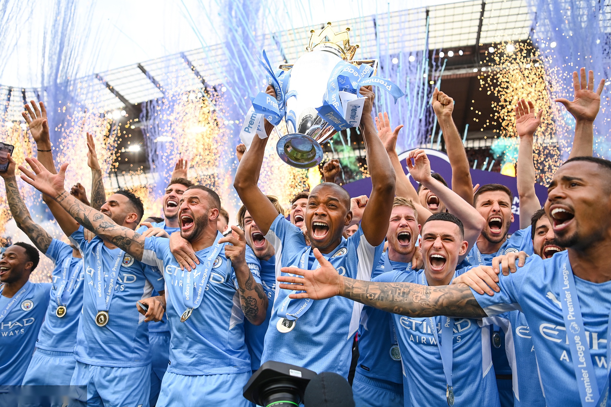 也展现出他 也展现出他